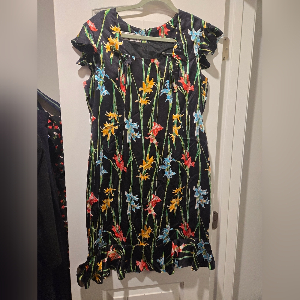 Spri Dark Floral, Paris made 100% silk spring Lily floral 10/12 Vintage Designer